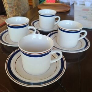 Brick Oven Cirque coffee cups and saucers. Set of 4 in good condition.